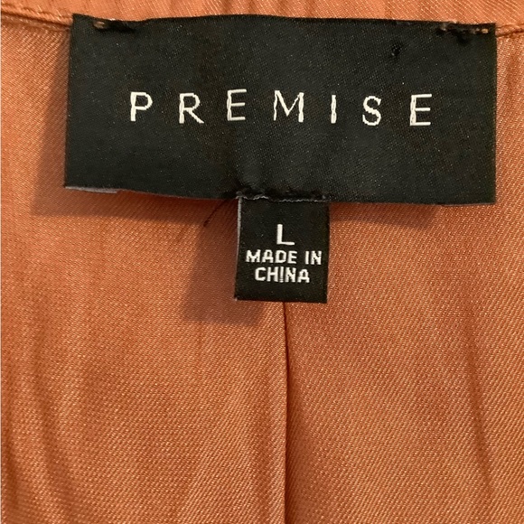 Beautiful orange button down - Picture 2 of 3